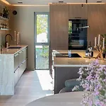 Villa Eksklusiv Enebolig Med Jacuzzi