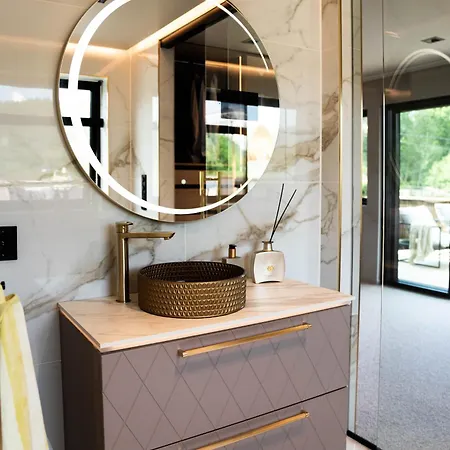 Eksklusiv Enebolig Med Jacuzzi Villa