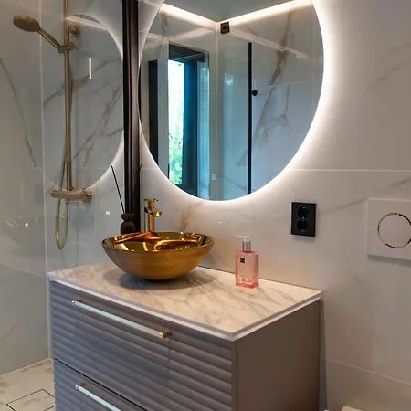 Eksklusiv Enebolig Med Jacuzzi Villa