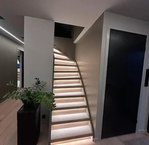 Eksklusiv Enebolig Med Jacuzzi *