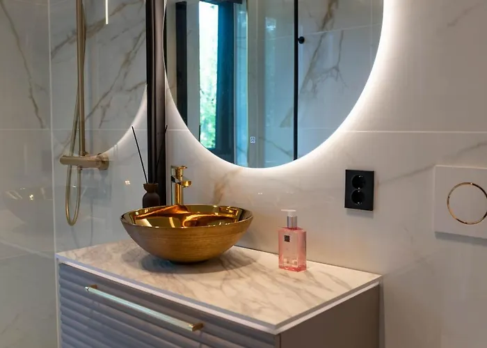 Eksklusiv Enebolig Med Jacuzzi Вілла